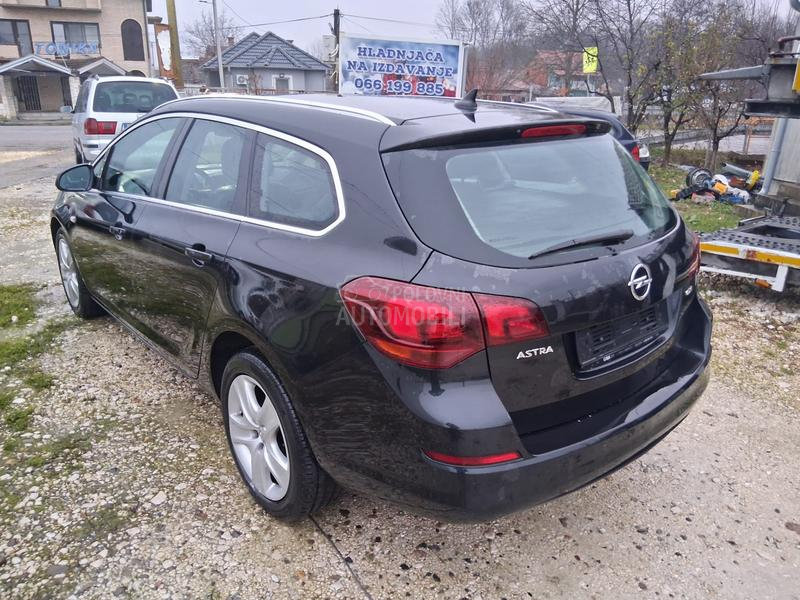 Opel Astra J 1.7 CDTI