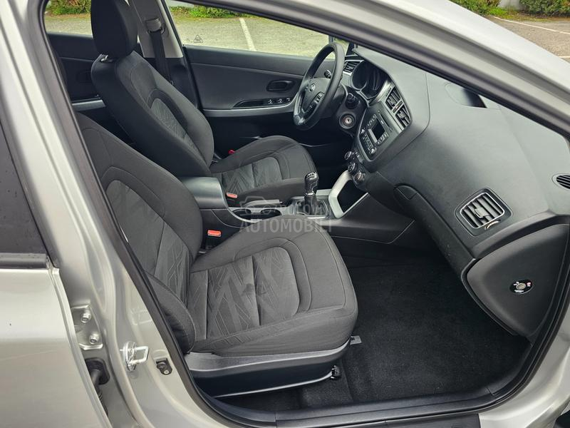 Kia cee`d 1.4 crdi /90 k s/