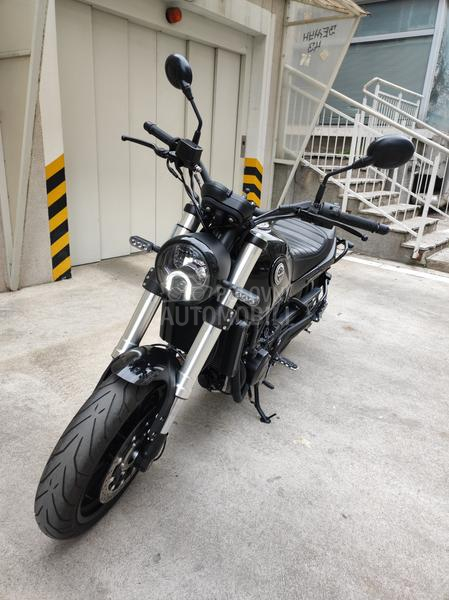 Benelli Leoncino 500