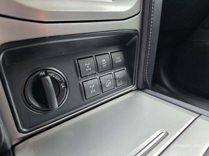 Toyota Land Cruiser 2.8 D-4D Teretno N1