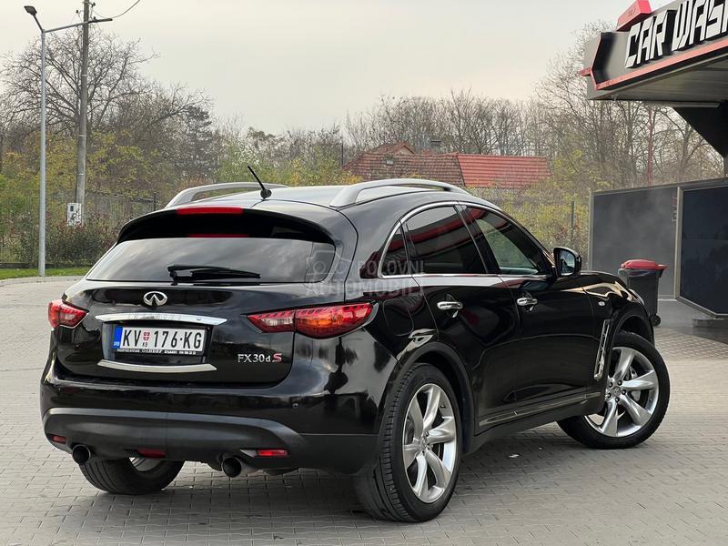 Infiniti FX30 S premium CH