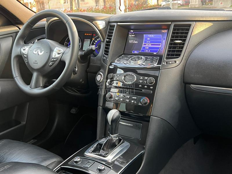 Infiniti FX30 S premium CH
