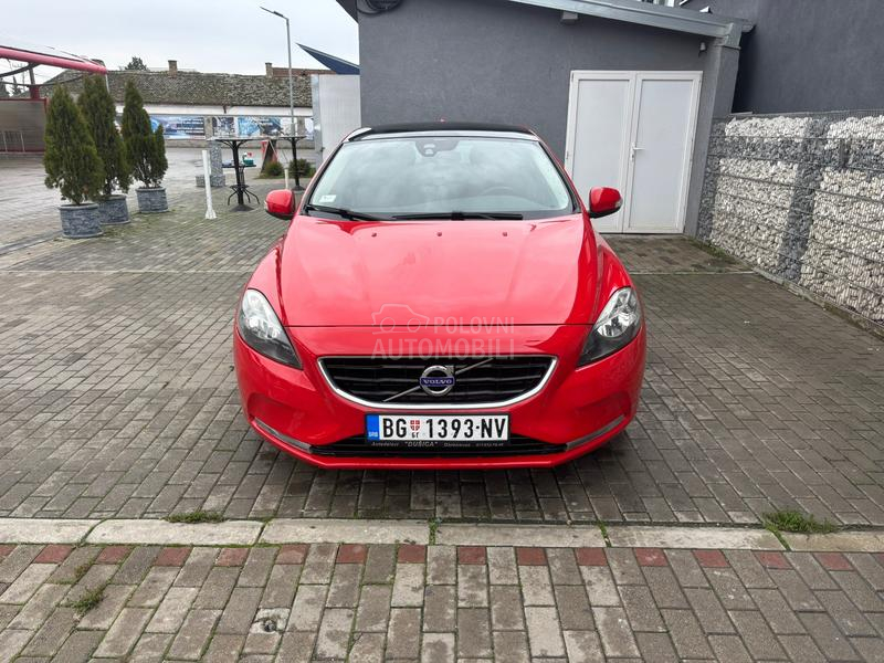 Volvo V40 D2