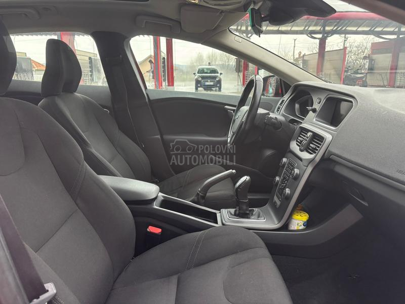 Volvo V40 D2