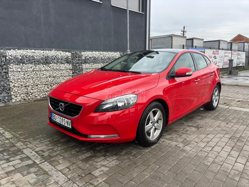 Volvo V40 D2