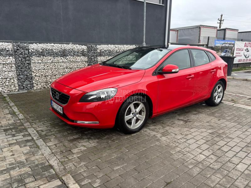 Volvo V40 D2