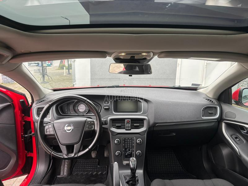 Volvo V40 D2
