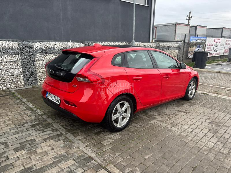 Volvo V40 D2