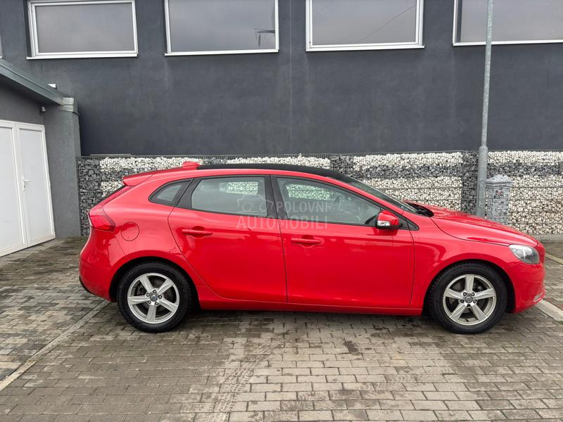 Volvo V40 D2