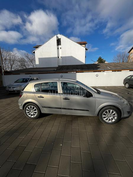 Opel Astra H 