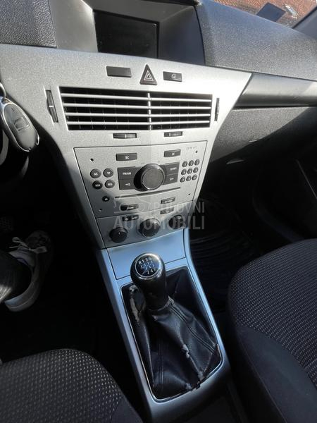 Opel Astra H 
