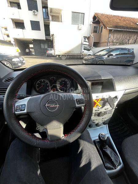 Opel Astra H 