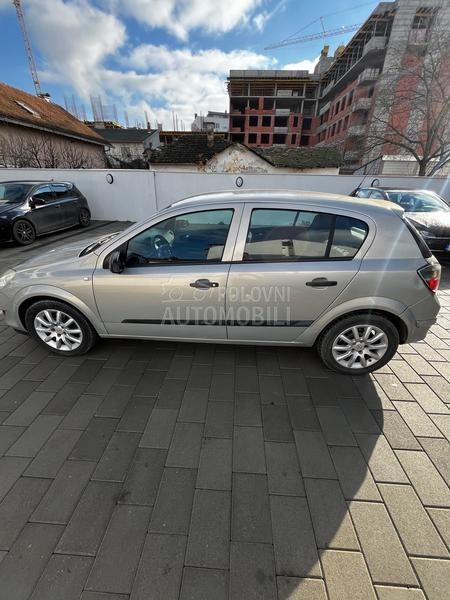 Opel Astra H 
