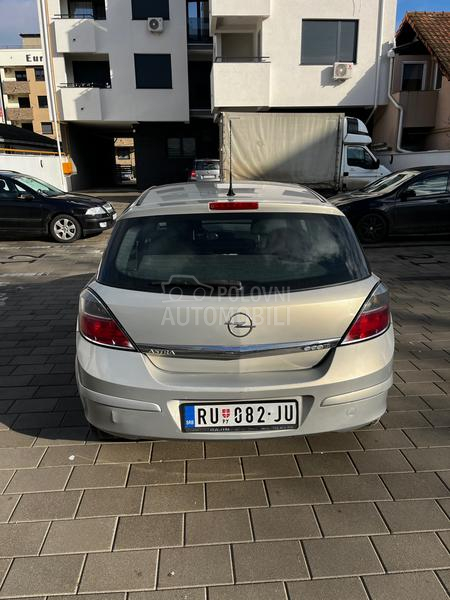 Opel Astra H 