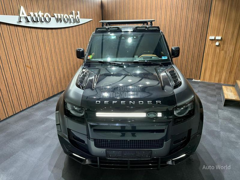 Land Rover Defender 