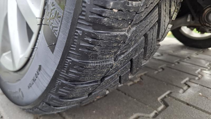 Volkswagen Golf 7 1.4 b nav