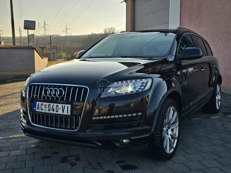 Audi Q7 