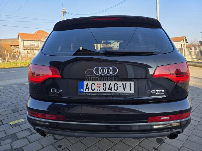 Audi Q7 