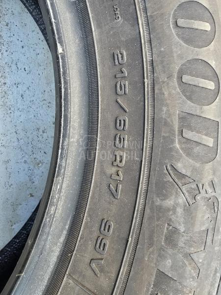 Goodyear 215/65 R17 Zimska