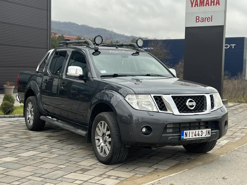 Nissan Navara 3.0 v6 D40