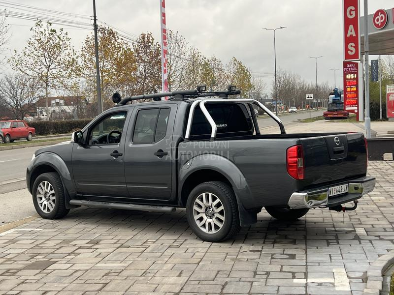 Nissan Navara 3.0 v6 D40