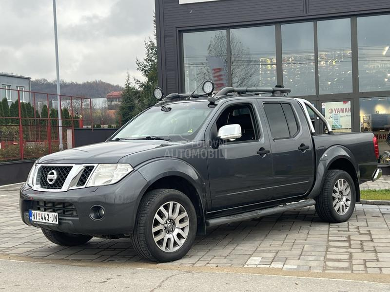 Nissan Navara 3.0 v6 D40