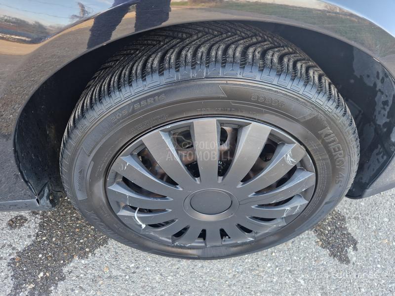 Volkswagen Passat B6 A K C I J A