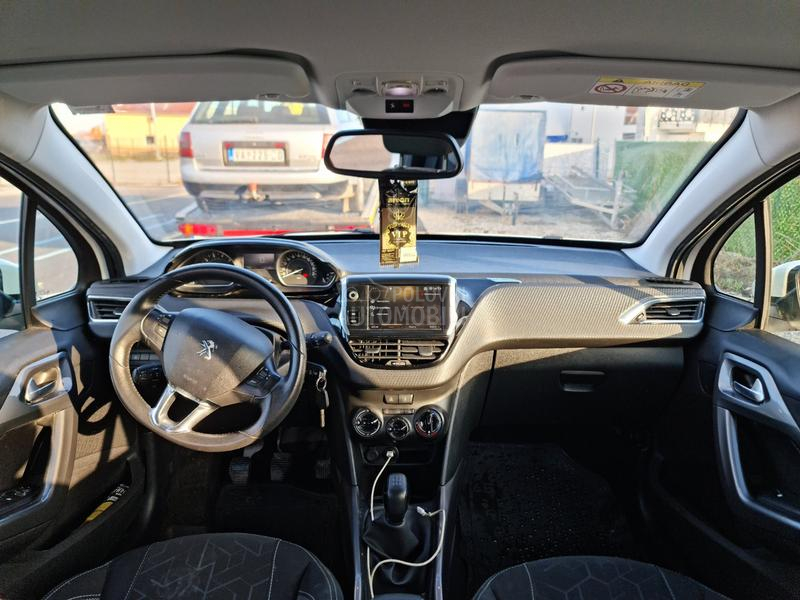 Peugeot 2008 1.2 e