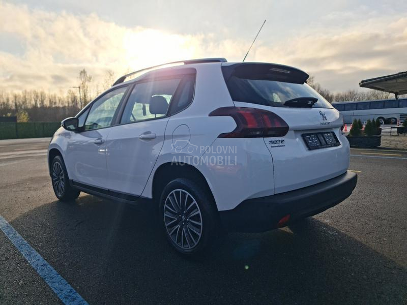 Peugeot 2008 1.2 e