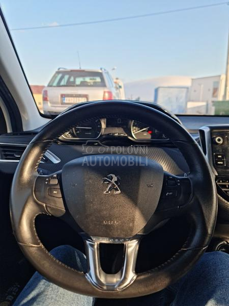 Peugeot 2008 1.2 e