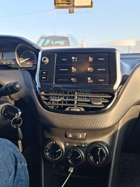 Peugeot 2008 1.2 e