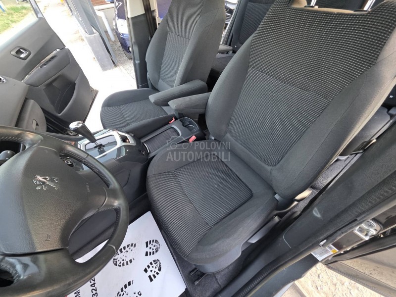 Peugeot 5008 1.6 HDI N.A.V.I