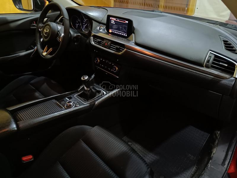 Mazda 6 2.0i