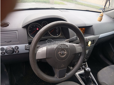 Opel Astra H 