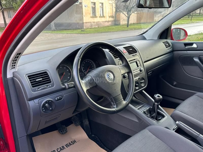Volkswagen Golf 5 1.4