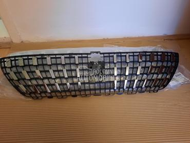 Maska (rešetka) prednji branik za Peugeot 3008 od 2016. do 2019. god.
