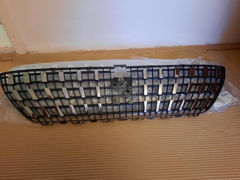 Maska (rešetka) prednji branik