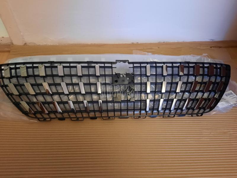 Maska (rešetka) prednji branik