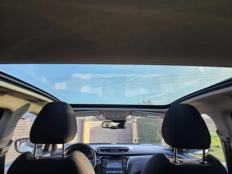 Nissan Qashqai //TOOP STANjE