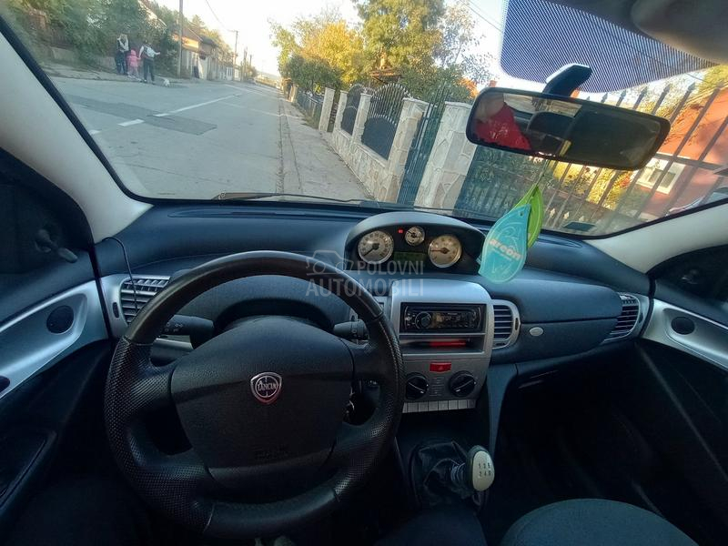 Lancia Ypsilon 1.2 lpg