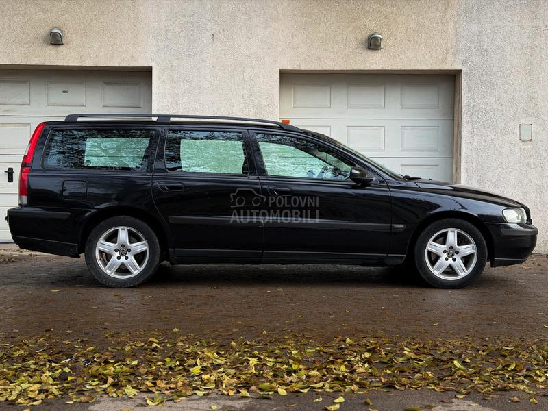 Volvo V70 