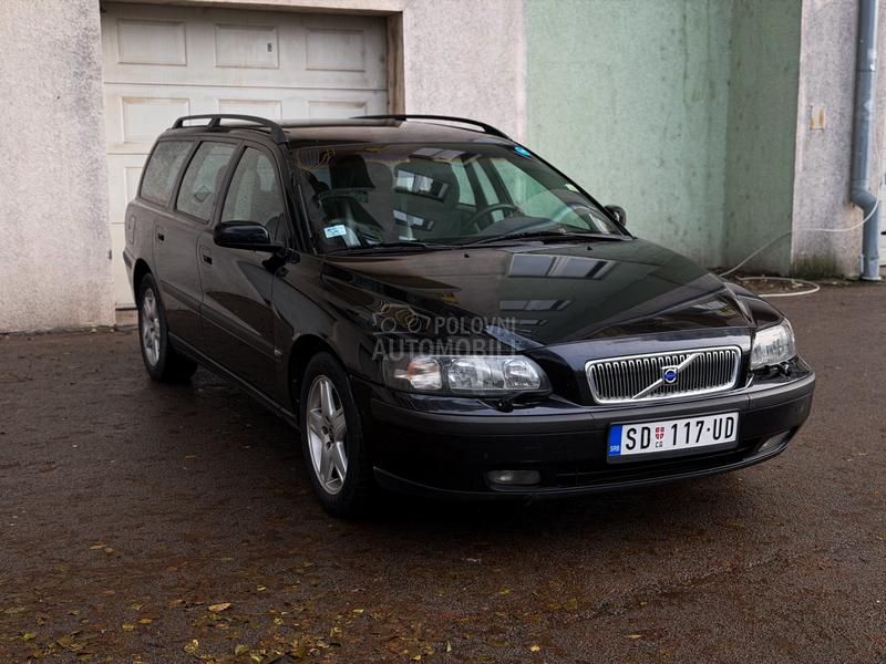 Volvo V70 