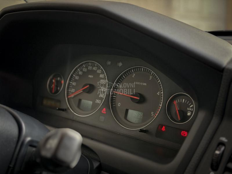 Volvo V70 