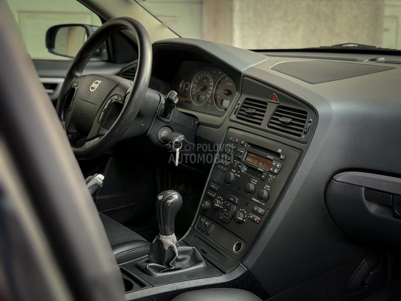 Volvo V70 