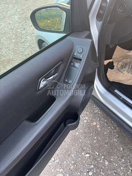 Mercedes Benz A 170 n a v i g a c i j a