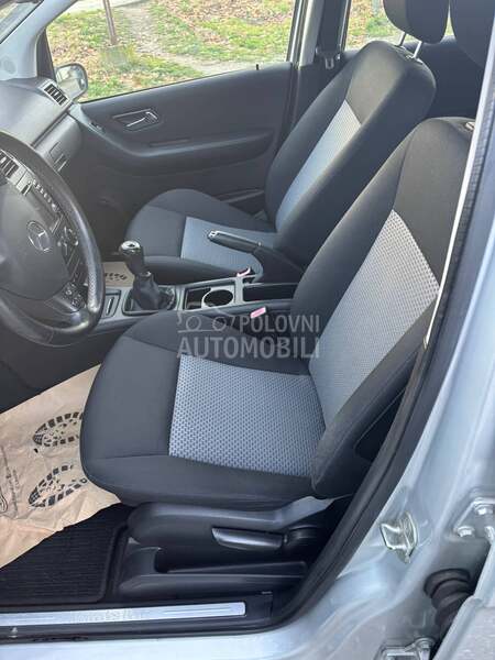 Mercedes Benz A 170 n a v i g a c i j a