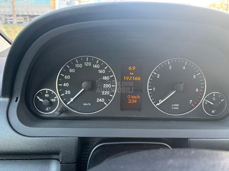 Mercedes Benz A 170 n a v i g a c i j a