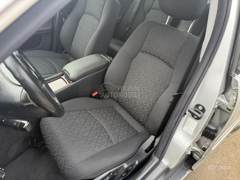 Mercedes Benz C 180 2.0 ELEGANCE