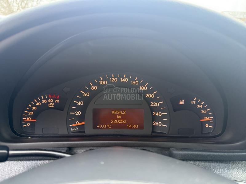 Mercedes Benz C 180 2.0 ELEGANCE