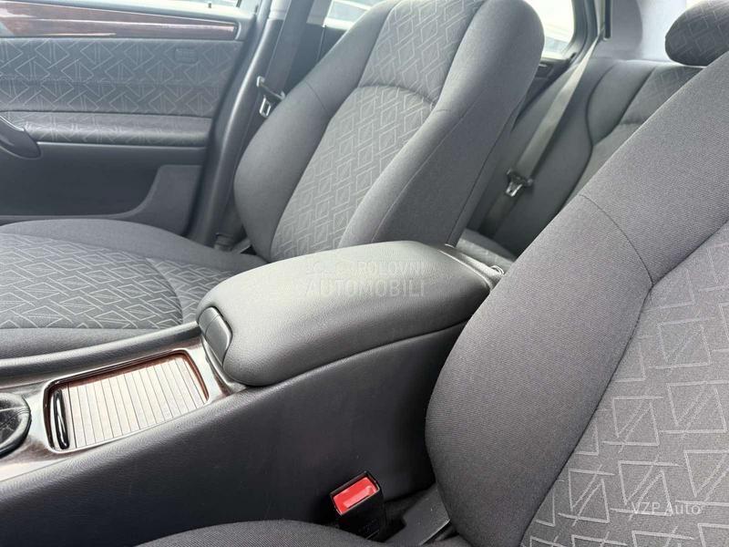 Mercedes Benz C 180 2.0 ELEGANCE